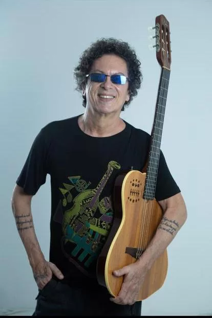 Cantor D` Veras é destaque na cultura Pernambucana com 40 anos de carreira