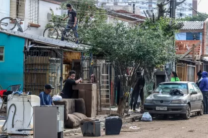 De volta para casa: com o abastecimento de água restabelecido, cuidados com a limpeza ainda devem ser mantidos