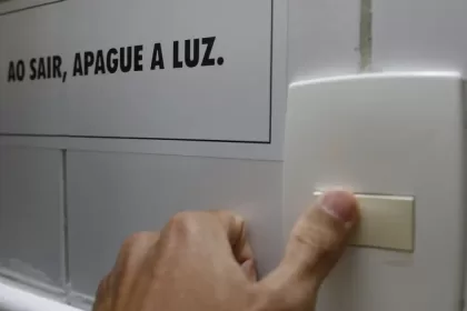 Energia elétrica encarece com bandeira vermelha patamar 2, em outubro