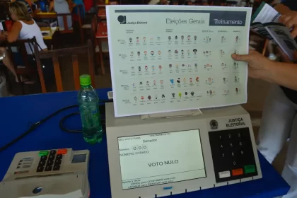 Voto impresso e contagem de cédulas: o que prevê projeto aprovado pela Câmara