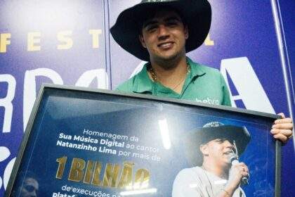 Natanzinho Lima alcança 1 bilhão de streams nas plataformas digitais