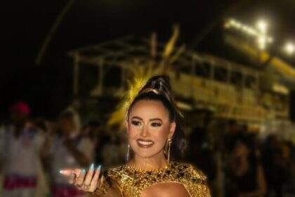 Suzana Aramuni brilha em ensaio técnico da Acadêmicos do Tucuruvi no Anhembi