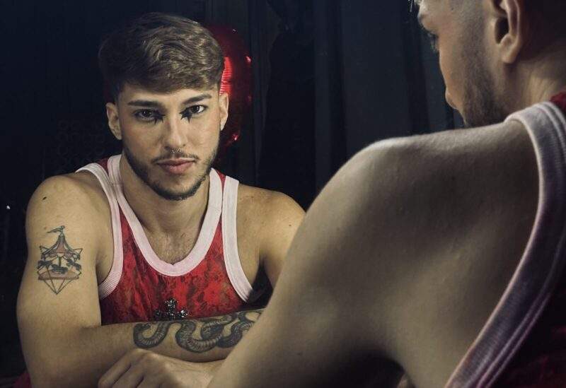 Pedro Lara fala sobre o recente single “Visceral”, faixa que antecede seu futuro primeiro álbum