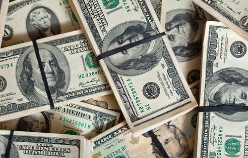 Dólar encerra último pregão a R$ 5,89, em alta de 0,67%