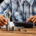 Preço de “bandeira vermelha”: consumidor residencial do Rio de Janeiro pode ter aumento mensal de R$ 17,97 na conta de luz