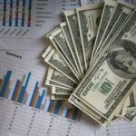 Em alta, dólar fecha último pregão a R$ 5,52