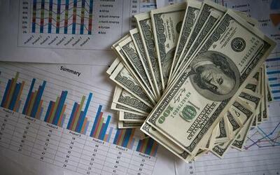 Em alta, dólar fecha último pregão a R$ 5,52