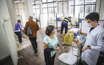 Gripe: vacinação segue em Porto Alegre (RS) para aumentar adesão do público prioritário