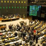 Congresso inicia semana com debates sobre anistia, reforma administrativa e tarifaço