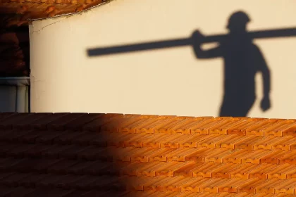 Pequena indústria enfrenta piora nas finanças pelo terceiro trimestre seguido, aponta CNI