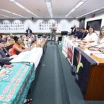 Piso da assistência social pode gerar impacto de R bilhão em municípios