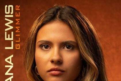 “Jogos Vorazes”: atriz brasileira Mariana Lewis interpreta Glimmer na peça “The Hunger Games On Stage”, em Londres