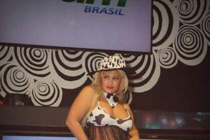 Forró, ousadia e polêmica: Andressa Mancini causa no palco do Miss Bumbum Brasil 2025