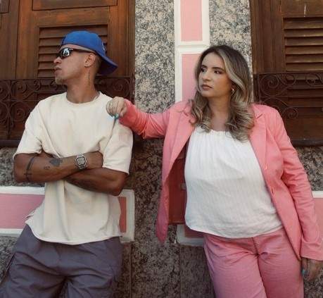 Clara Levy e Layn transformam determinação e coragem no novo single “Ca$H”