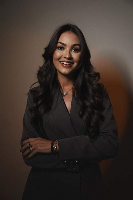 O olhar natural que virou tendência: Dra. Patrícia Moura Rocha e as blefaroplastias que encantam celebridades e personalidades da política