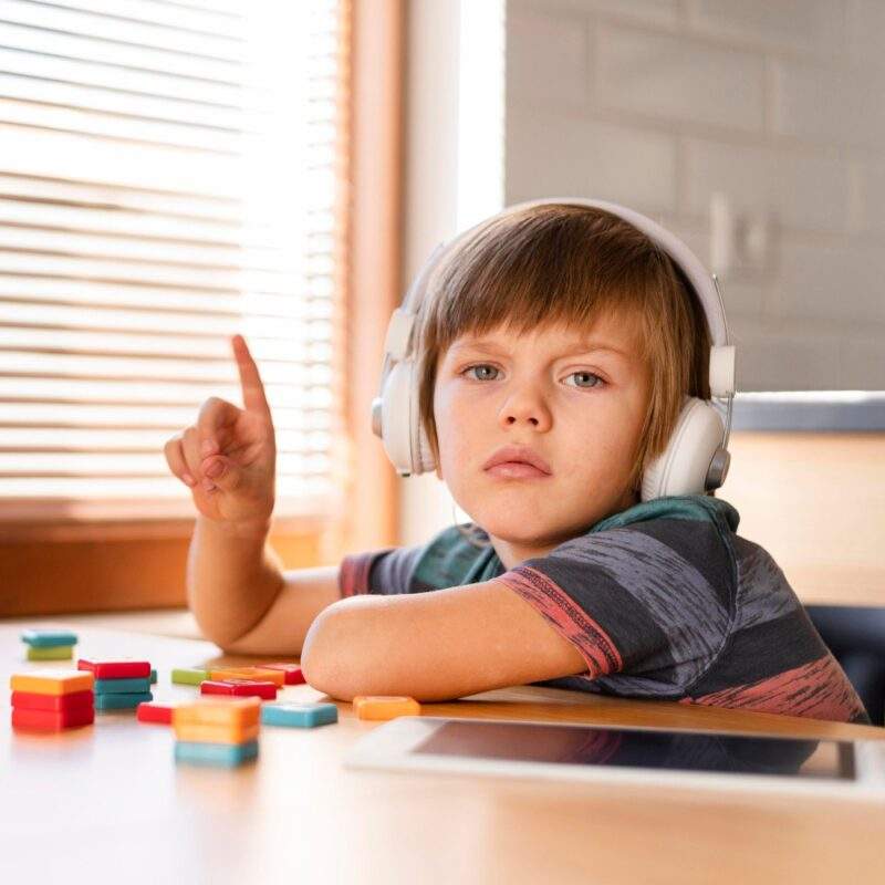Educação inclusiva: PL sobre autismo avança no Congresso e destaca a formação de professores com base científica