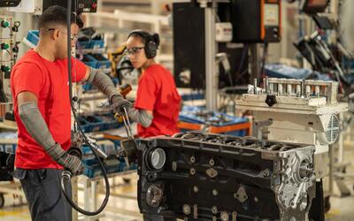 Indústria encerra 3º trimestre de 2025 com produção estagnada e queda no emprego