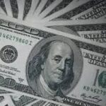 DÓLAR: moeda fecha em baixa, aos R$ 5,33, em linha com apetite ao risco no exterior