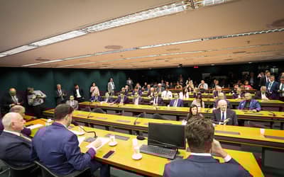 Frentes parlamentares lançam painel para acompanhar implementação da Reforma Tributária