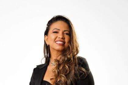 Versatilidade Musical Impulsiona a Carreira de Lídia Ronecy