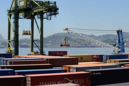 Tarifa de 25% sobre produtos brasileiros preocupa indústria nacional (dia 6 de julho)