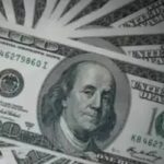 Dólar avança 1% e fecha a R$ 5,21, após anúncio de sanções dos EUA contra brasileiros e empresas brasileiras (último pregão)