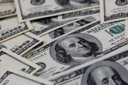 Dólar cai 0,43% e fecha a R$ 5,09 no último pregão (segunda-feira)