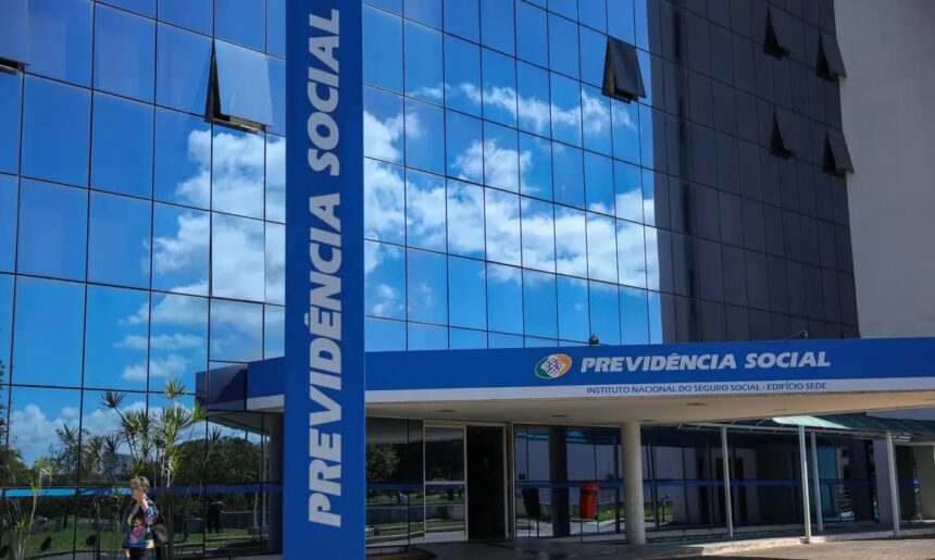 INSS: beneficiários que começaram a receber a partir de maio receberão 13º em novembro
