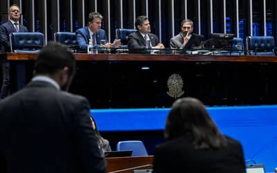 Senado adia PEC 221/2019 que extingue a escala 6×1