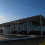 Presidência em disputa: Flávio Bolsonaro e Lula se preparam para o segundo turno (25 de outubro)
