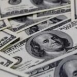 Dólar sobe 0,70% e fecha a R$ 5,01 com fortalecimento dos juros nos EUA